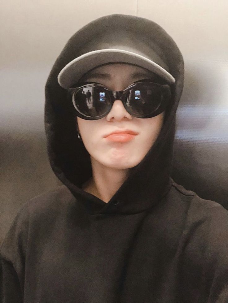 Jungkook's Black Oval Sunglasses — The Selfie Reflection Pair
